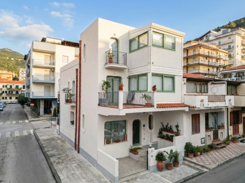 Дом в Капо-д'Орландо