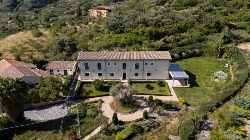 Casa independiente en Barcellona Pozzo di Gotto