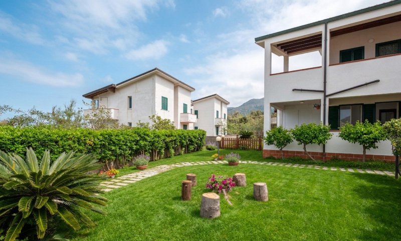 Wohnung in Piraino