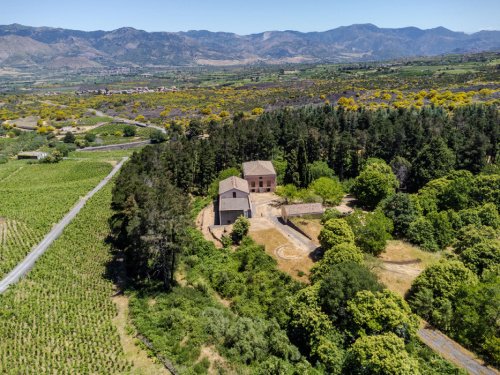 Historiskt hus i Castiglione di Sicilia
