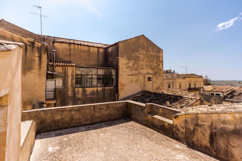 Detached house in Noto