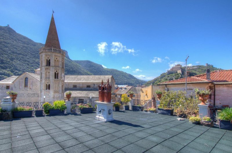 Historic apartment in Finale Ligure