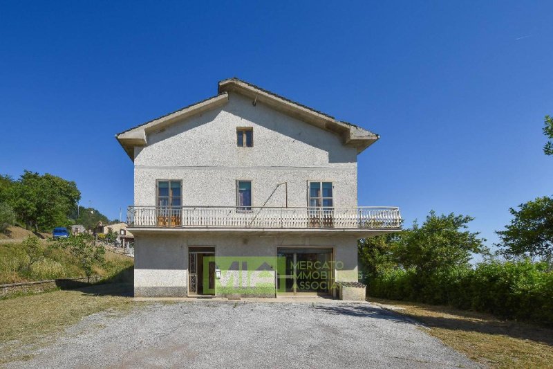 Lantställe i Montefalcone Appennino