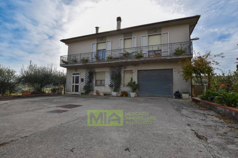 Detached house in Santa Vittoria in Matenano