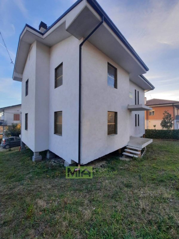 Detached house in Montefiore dell'Aso