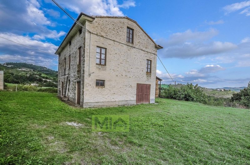 Farmhouse in Montelparo