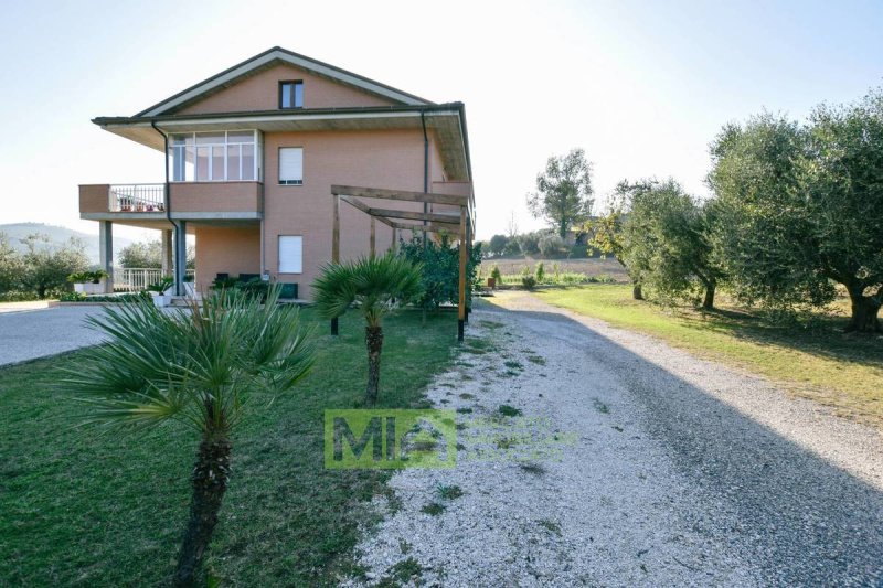 Detached house in Monterubbiano