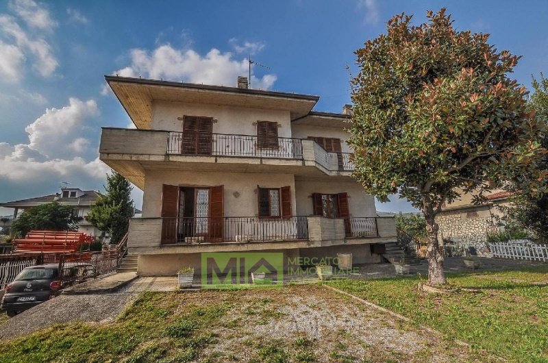 Detached house in Montalto delle Marche