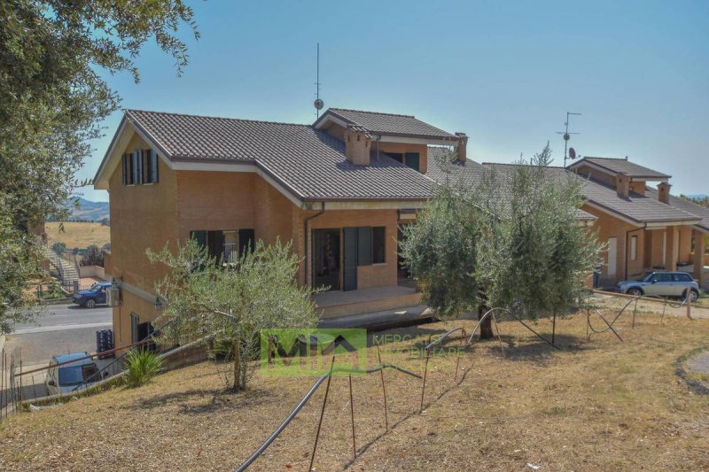 House in Magliano di Tenna