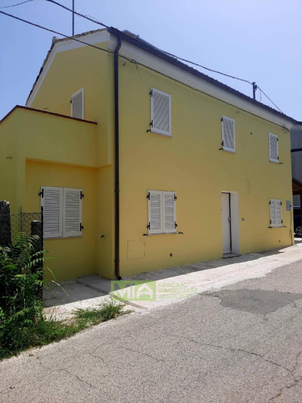 Detached house in Monterubbiano