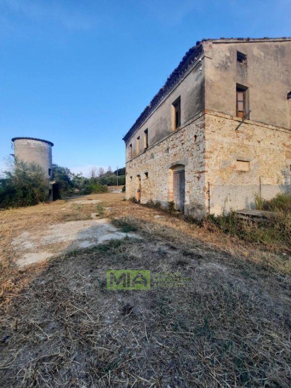 Bauernhaus in Montefiore dell'Aso