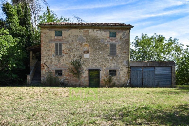 Bauernhaus in Montedinove