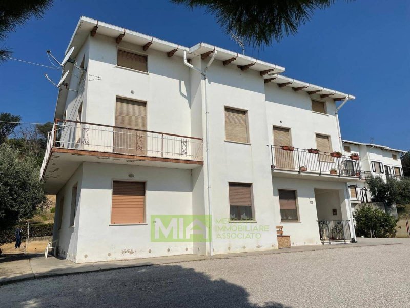 Detached house in Massignano