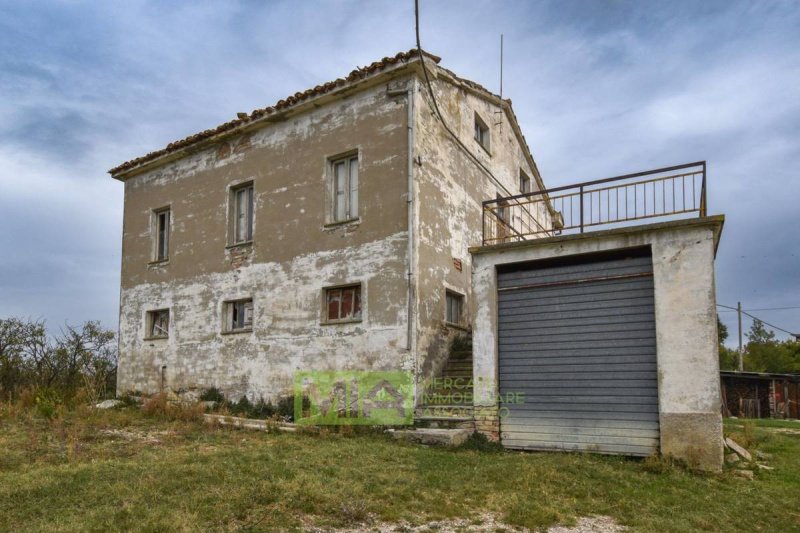 Casa de campo em Santa Vittoria in Matenano