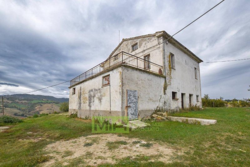 Casa de campo em Santa Vittoria in Matenano