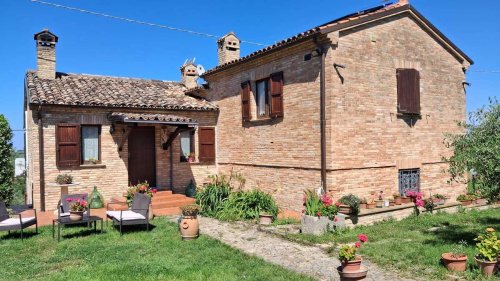 Casa di campagna a Cartoceto