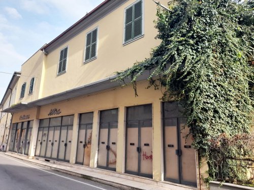 Gewerbeimmobilie in Jesi