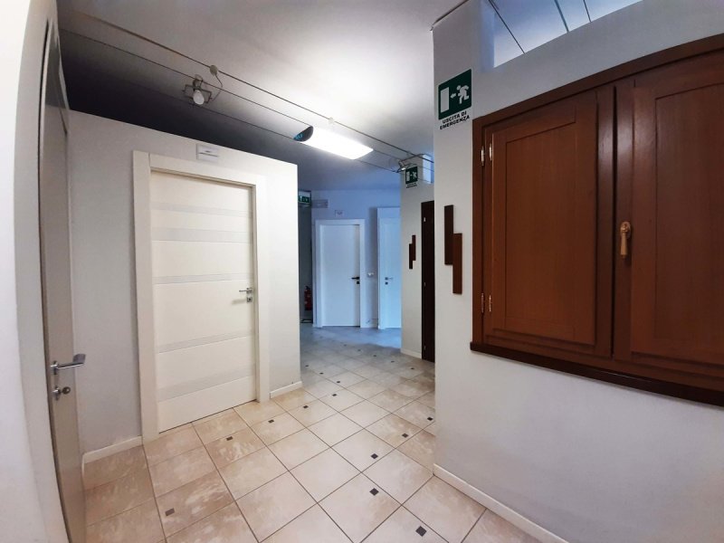 Commercial property in Mogliano