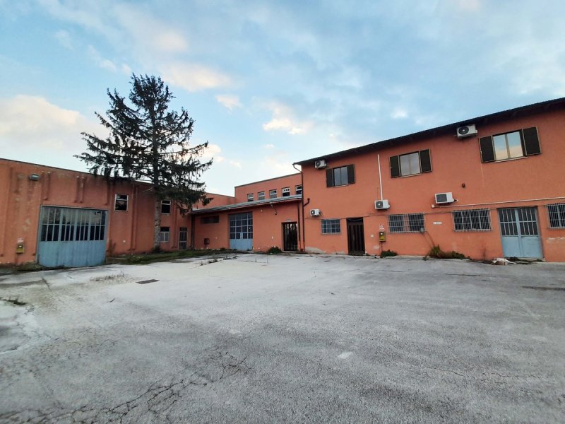 Zakelijk onroerend goed in Montecassiano