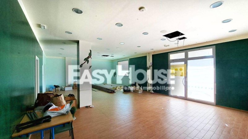 Edifício comercial em Loro Ciuffenna