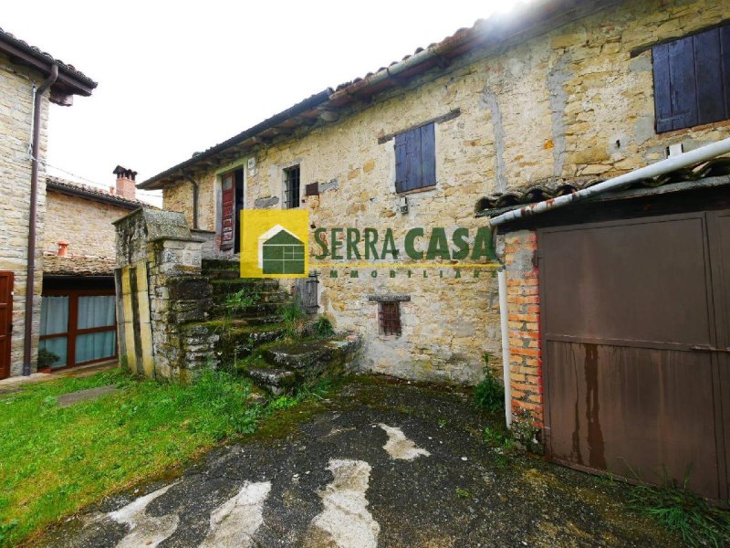 Semi-detached house in Serramazzoni