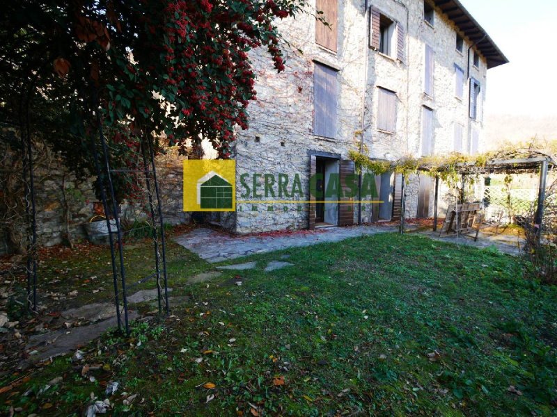 Квартира в Серрамаццони