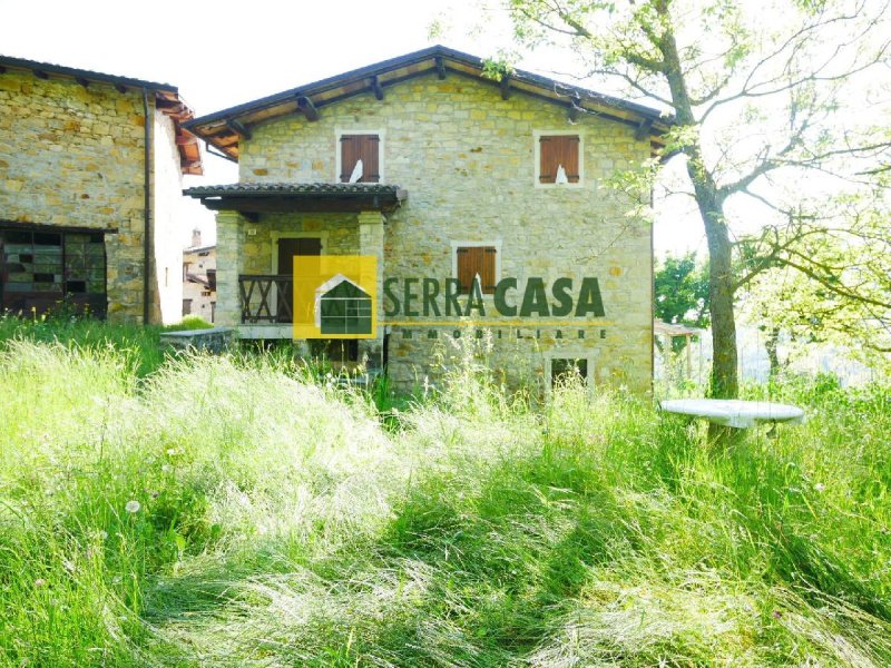 House in Serramazzoni