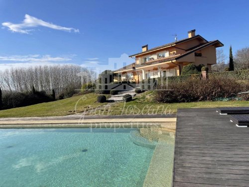 Detached house in Lucca