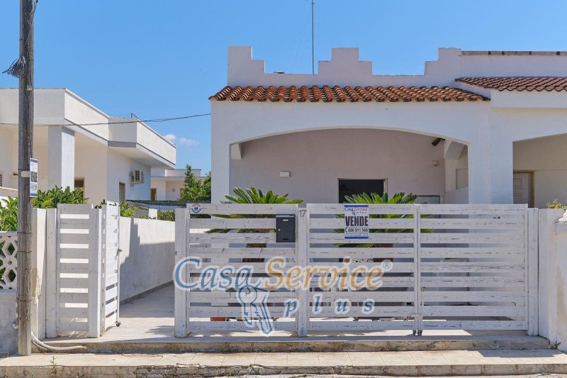 Terraced house in Racale