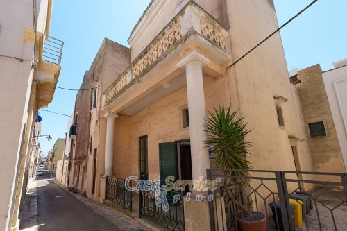 Casa histórica en Alezio