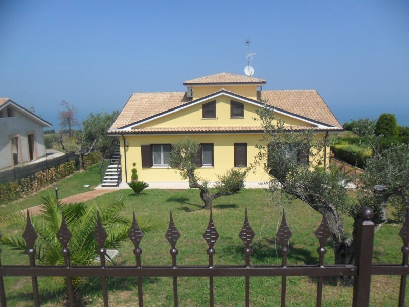 Villa in Petacciato