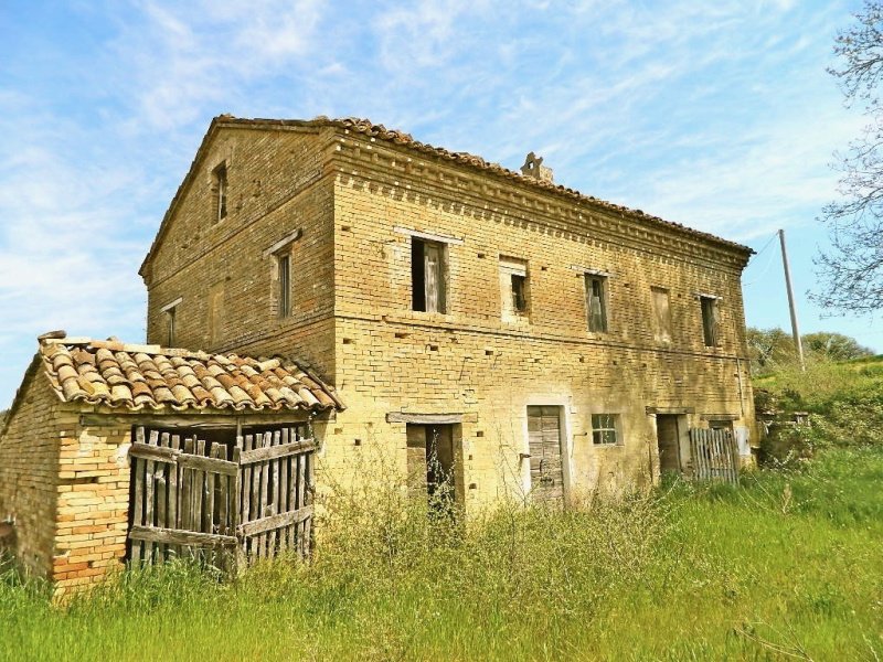 Farmhouse in Mogliano