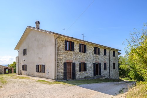 Solar em Costacciaro