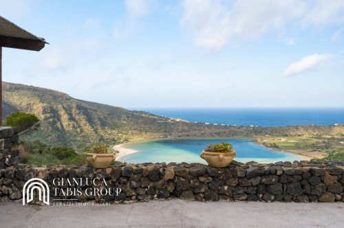 Villa a Pantelleria