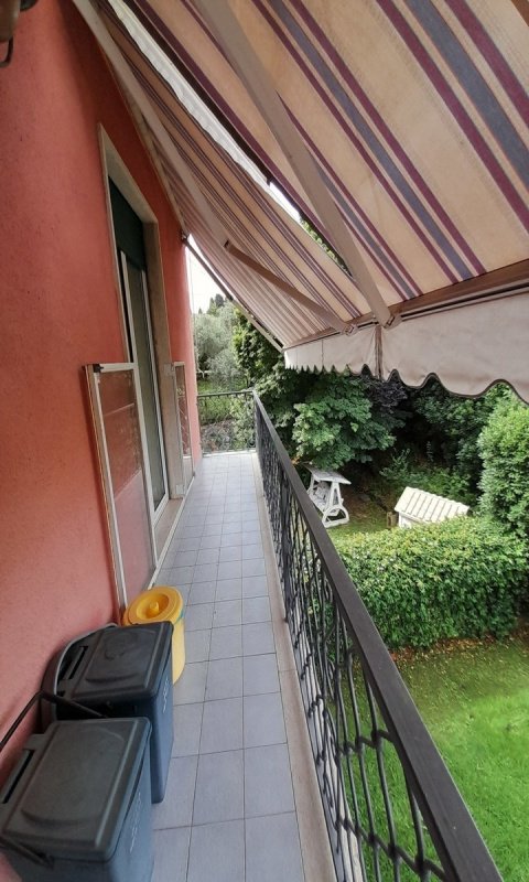 Half-vrijstaande woning in Lerici