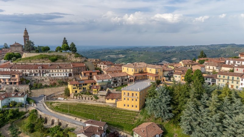 Moradia em Diano d'Alba