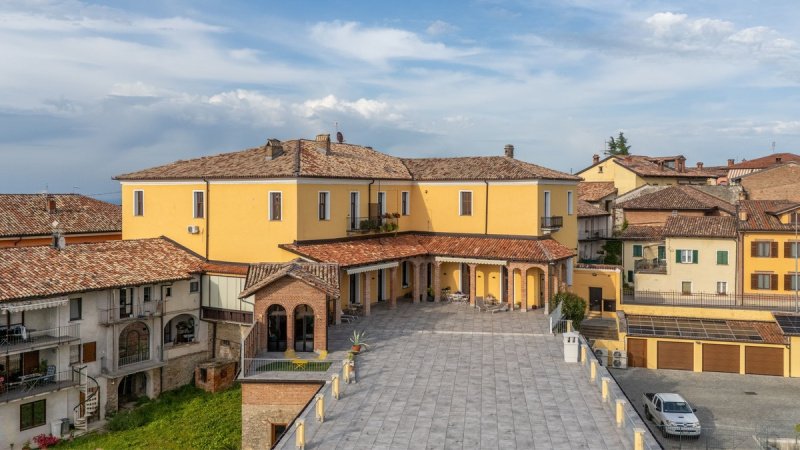 Moradia em Diano d'Alba