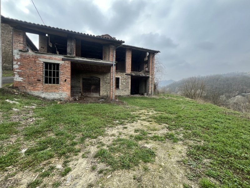 Hus på landet i Cassinasco