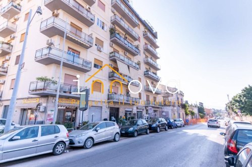 Local commercial à Palerme