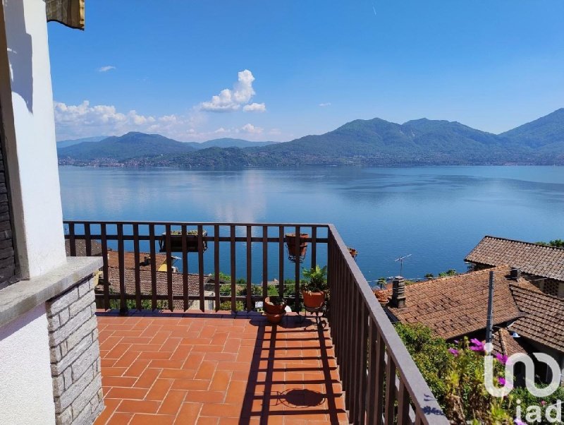 Villa à Oggebbio