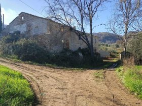 Farmhouse in Massignano