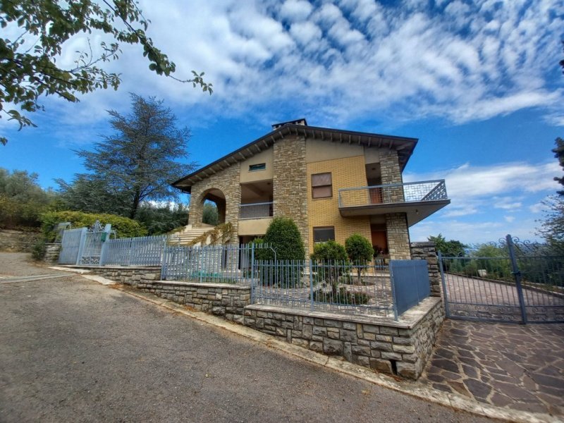 Villa en Magione