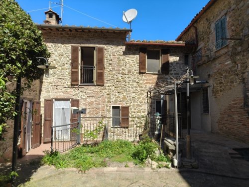 Half-vrijstaande woning in Paciano