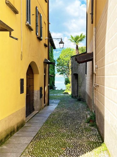 Villa a Orta San Giulio