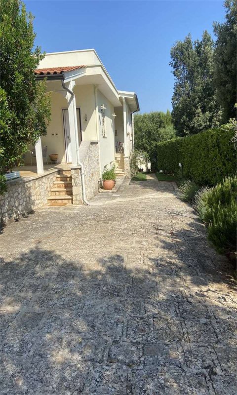 Вилла в Монополи