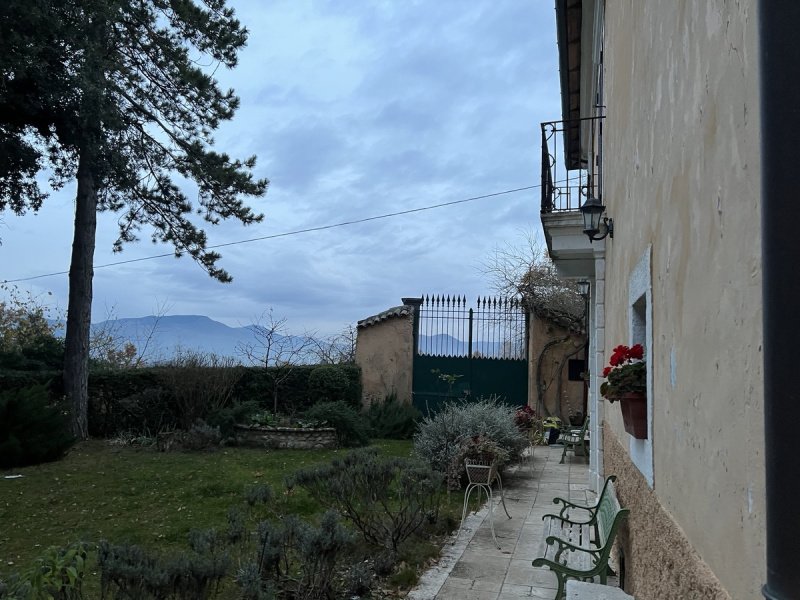 Vrijstaande woning in Massa d'Albe