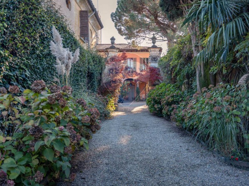 Klein huisje op het platteland in Marano Ticino