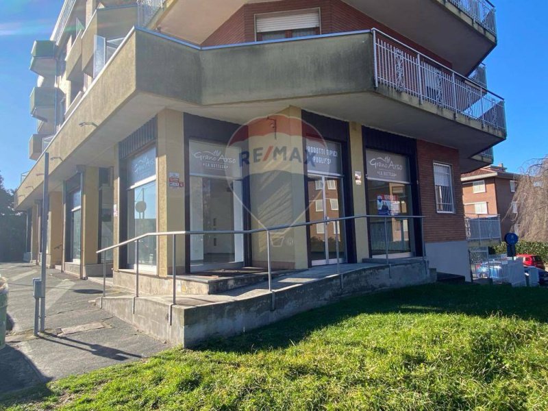 Commercial property in Somma Lombardo