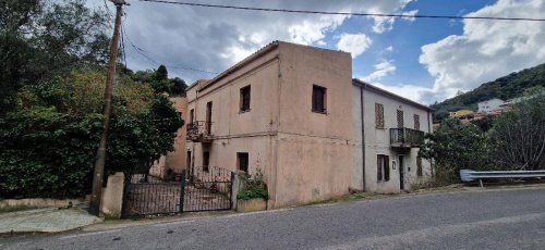 Casa histórica en Torpè