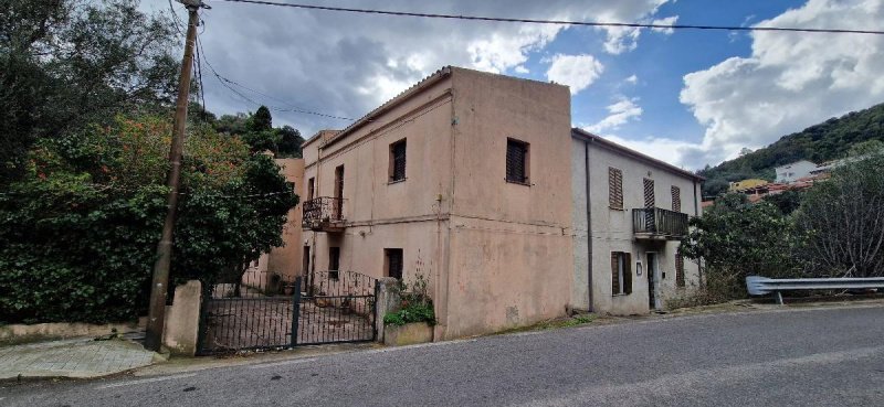 Historic house in Torpè